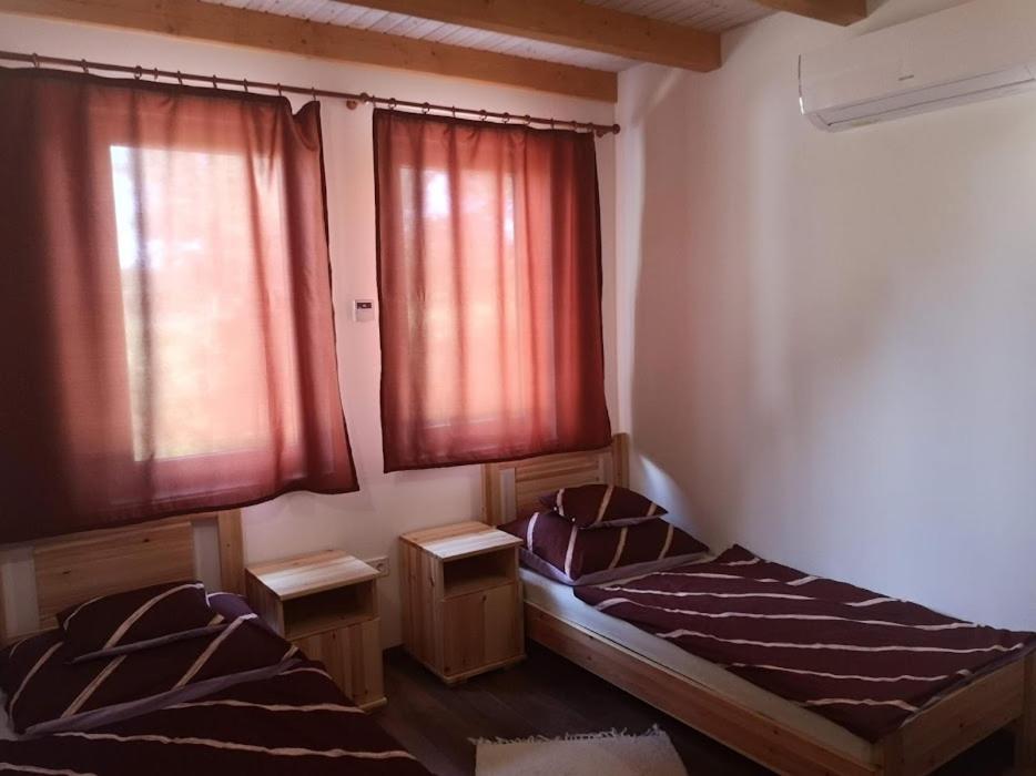 Tómajor Vendégházak Tiszaeszlar Exterior foto